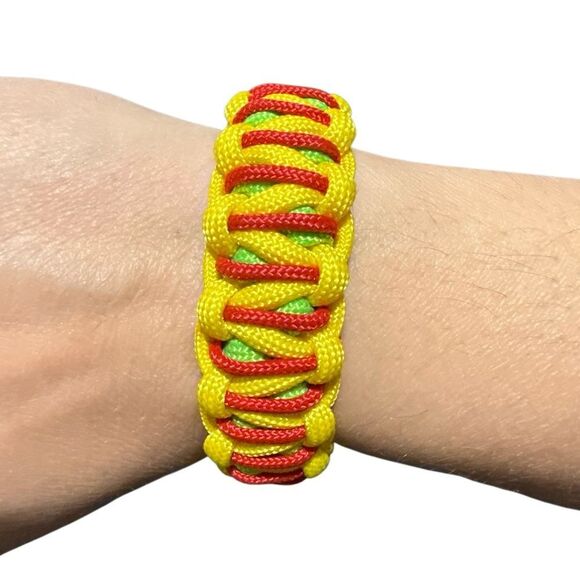 Handmade Paracord Bracelet - Picture 1 of 5